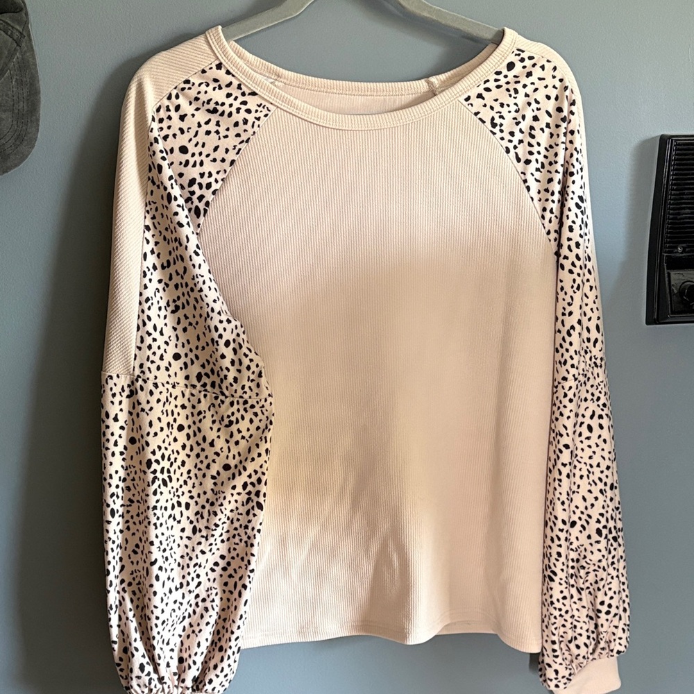 Women's Cream Waffle Knit Pullover with Speckled Sleeve Detail